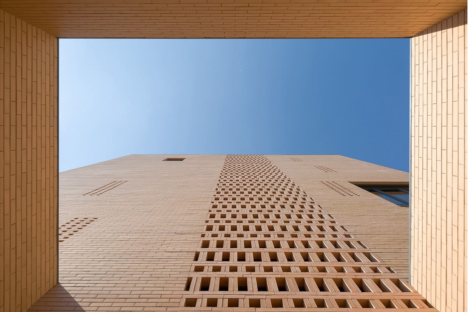 23_Alejandro Dean_Colegio AG Infantil+Usos anejos_1500x1000